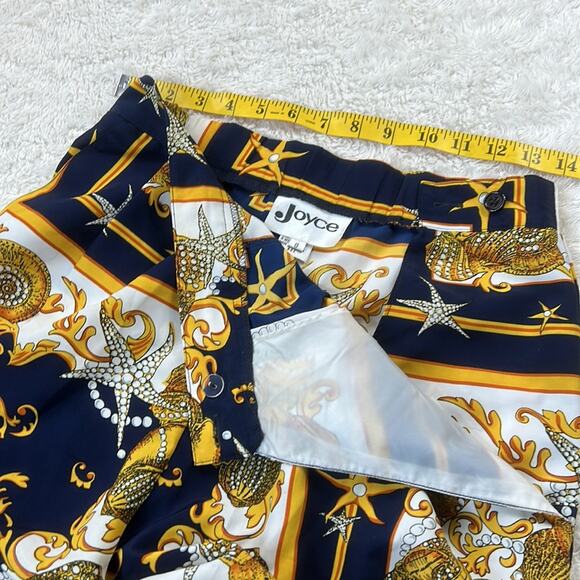 Vintage 80s Joyce gold and navy seashell novelty print silky shorts, size 8 - Picture 6 of 11